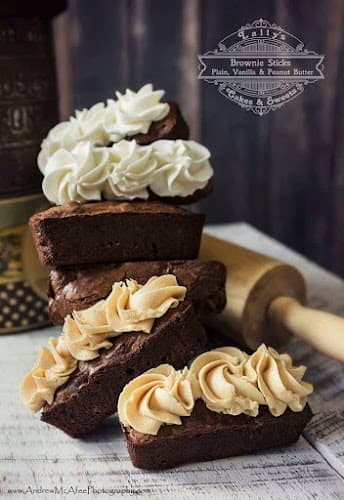 Lallys Cakes And Sweets Logo