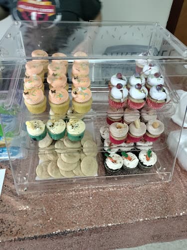 Miguelito’s Cupcakes LLC logo