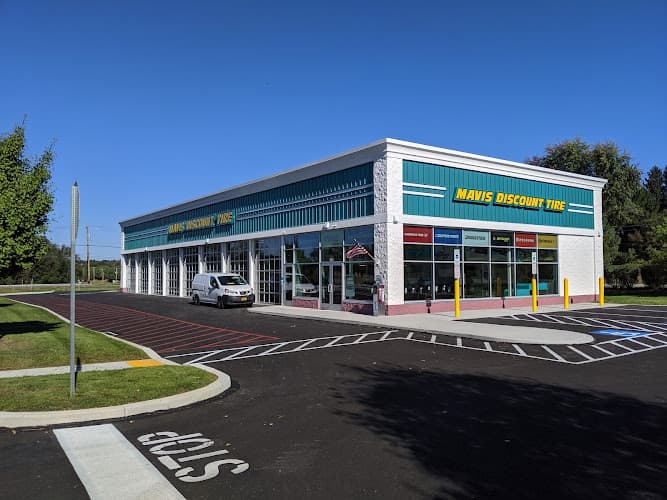 Mavis Discount Tire Logo