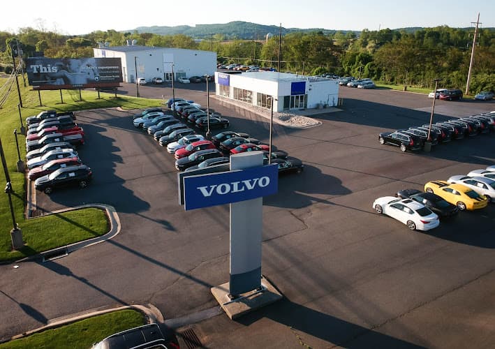 Performance Volvo Cars logo
