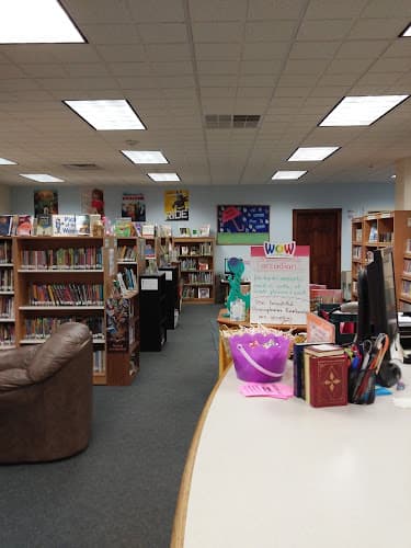 Sinking Spring Public Library logo
