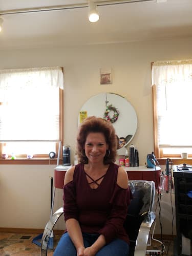 Wendy Lutz's Hair Style logo