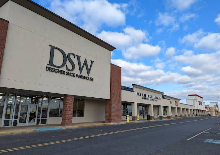 DSW Designer Shoe Warehouse logo