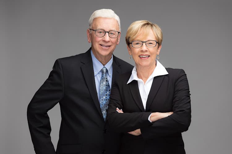 RALPH MARKS TEAM Logo