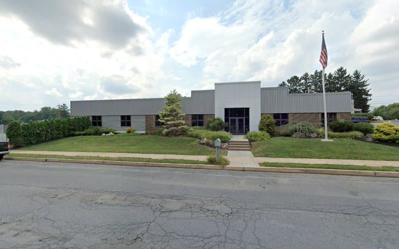 E R Stuebner Inc logo