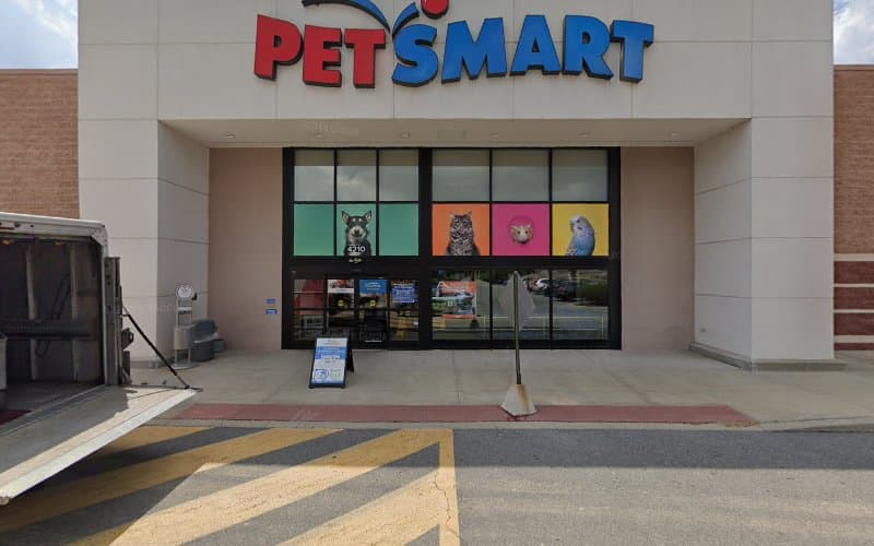 ShotVet @ PetSmart logo