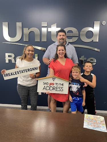 Ronni Palmer Realtor, Iron Valley Real Estate of Berks Logo