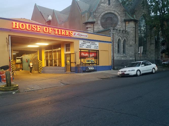 House of Tires logo