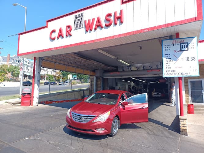 Three-Minute Car Wash logo