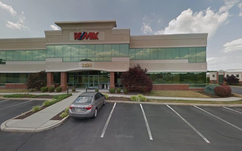 Hilary Notario, RE/MAX Of Reading logo