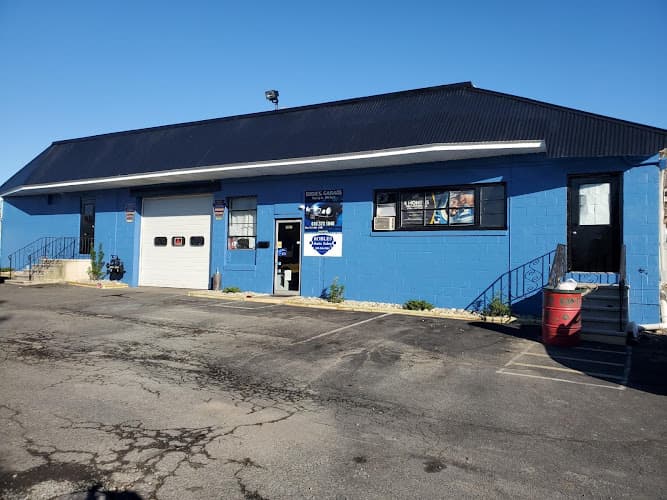 Eddie's Garage LLC Logo