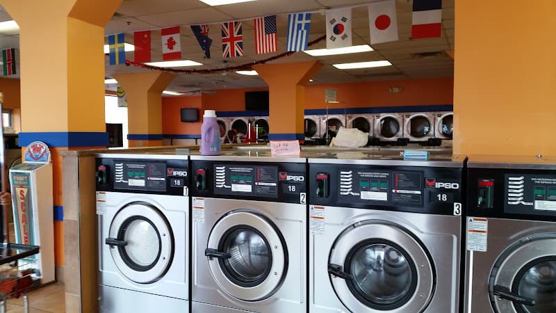 SuperSuds Laundromat