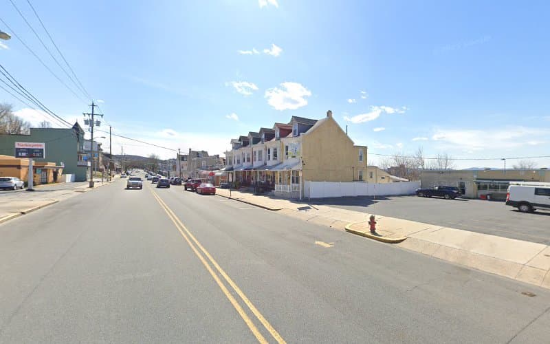 Hillside Laundromat logo