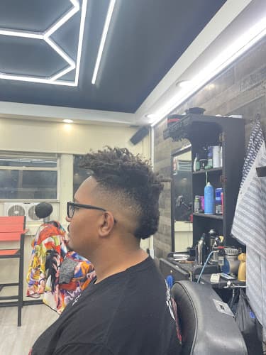 Mk barbershop logo