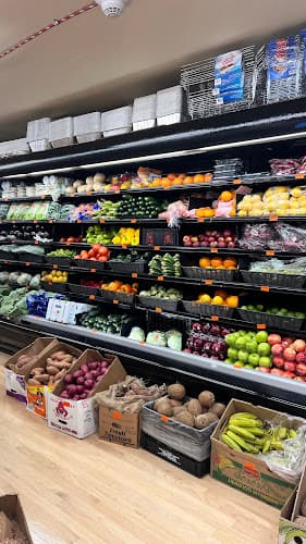 Reading Opera Super Market logo