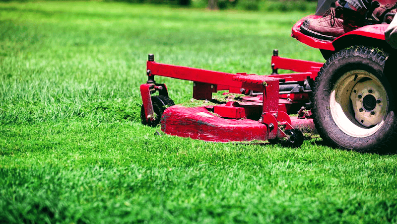 Precision Complete Lawn Care logo