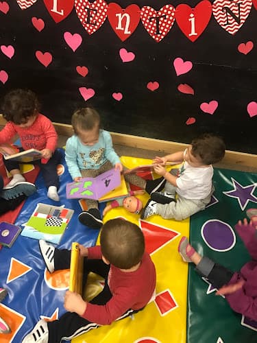 New Star Child Care Logo