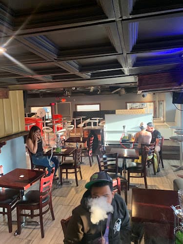 Platinum Cafe & Lounge