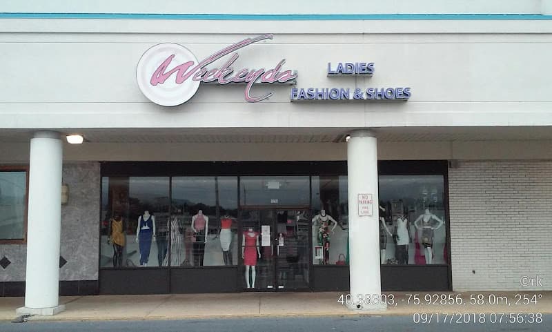 Weekends Fashion & Shoes logo