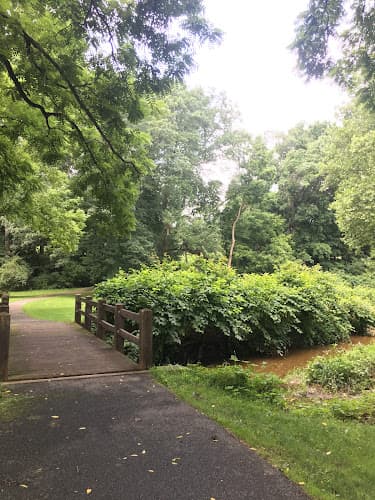 Laurelain Park ( Laurel Run and Hain) logo