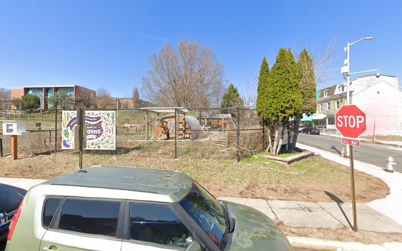 GoggleWorks Gardens Logo