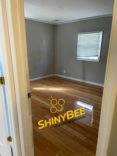 ShinyBee Cleaning Services logo