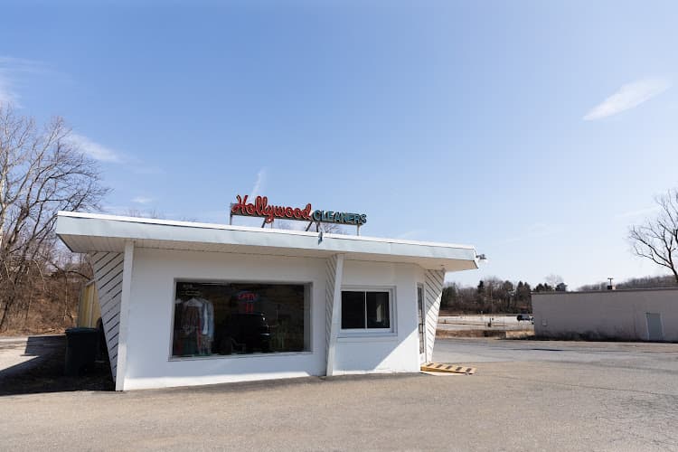 Hollywood Cleaners Ltd logo