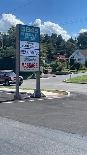Kim’s Massage logo