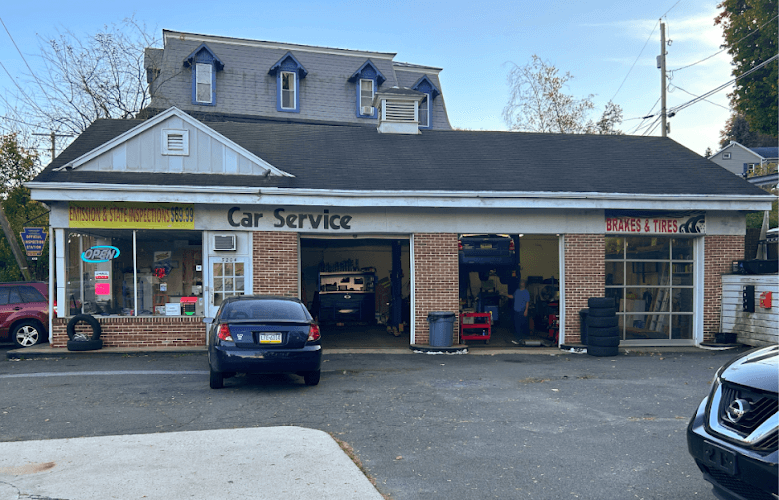 Mario's Towing and Auto Repair, LLC logo