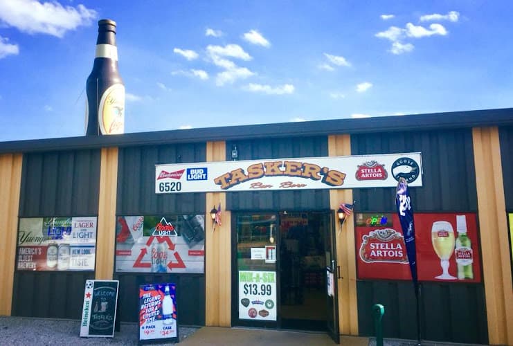Tasker's Beer Barn logo