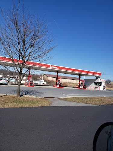 Redner's Gas Station logo