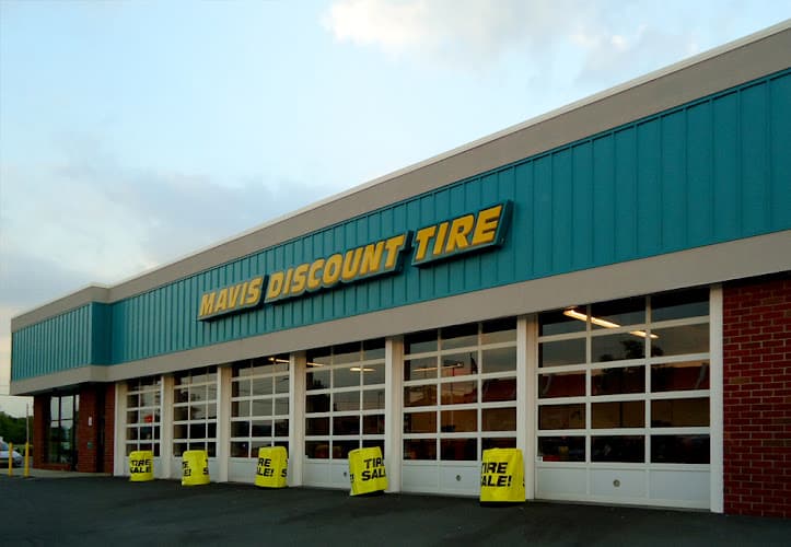 Mavis Discount Tire Logo