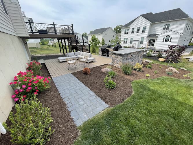 Solid Rock Landscaping LLC logo