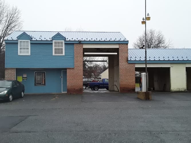 Downtown Oley Car Wash logo