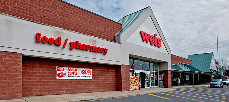 Weis Pharmacy logo