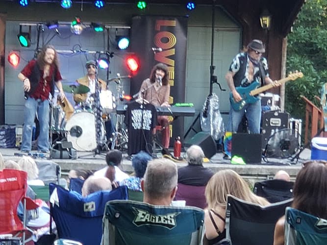 Union Jack's Inn on the Manatawny logo