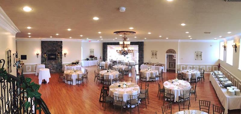 Gianni’s Catering and Event Venue logo