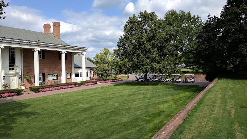 Bellewood Country Club logo