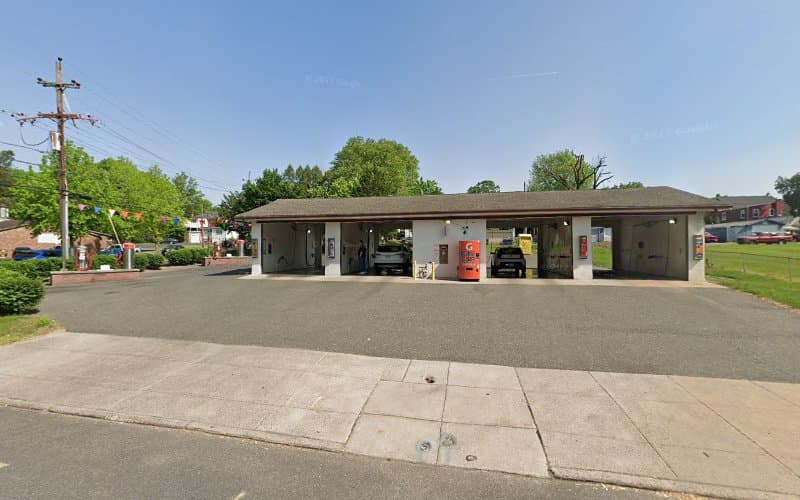 Spruce Street Carwash logo