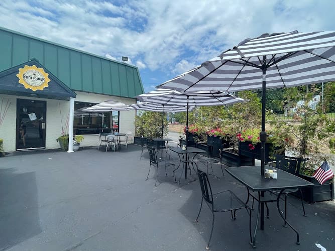 Shorty's Sunflower Cafe logo