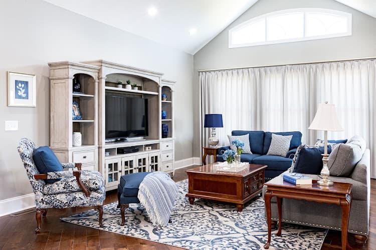 Kim Morgan Designs - Decorating Den Interiors logo