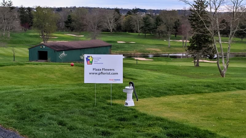 Spring Ford Country Club logo