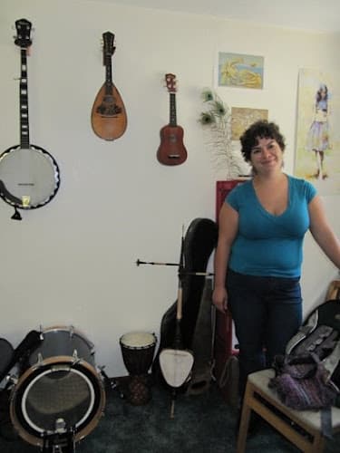 Amanda Lake Music logo