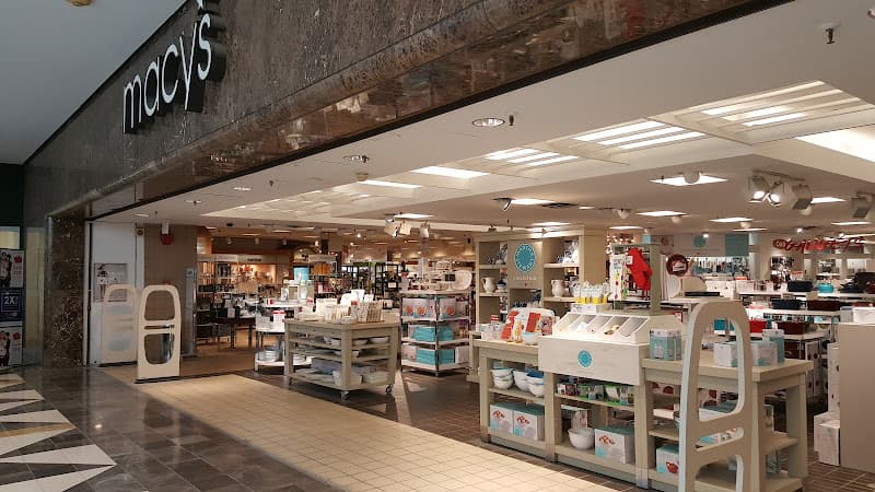 Macy's logo