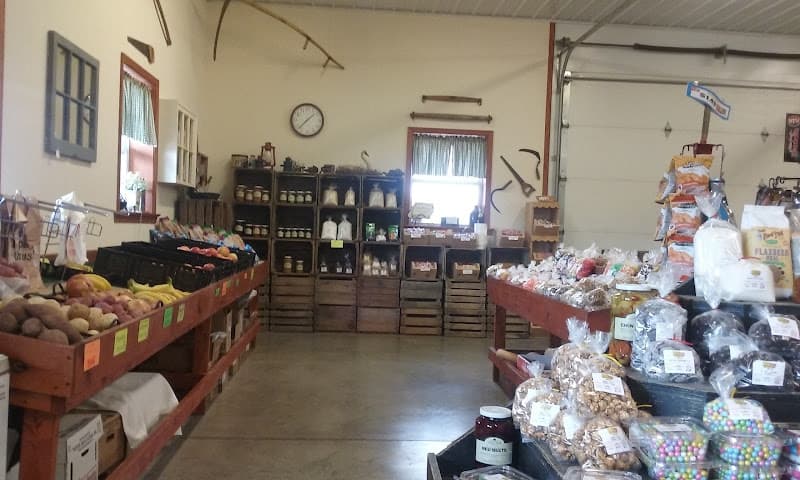 R & J Farm Market logo