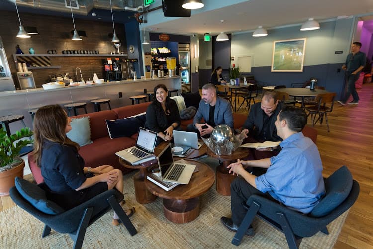 The Agency Guide logo