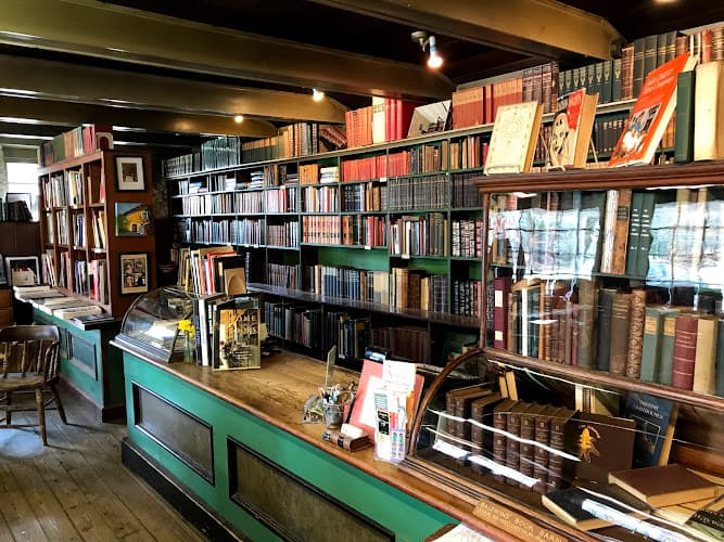 Baldwin's Book Barn logo