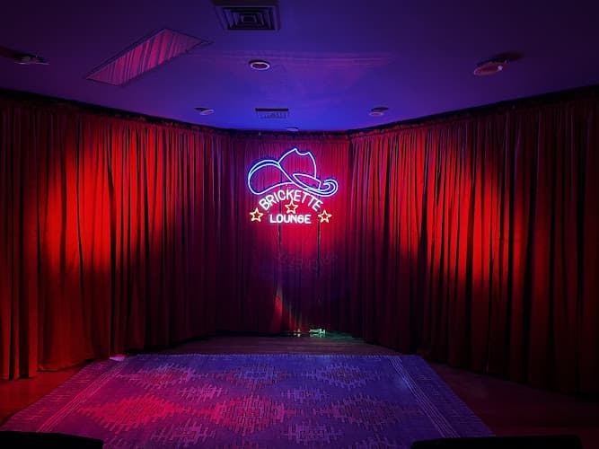 Brickette Lounge logo