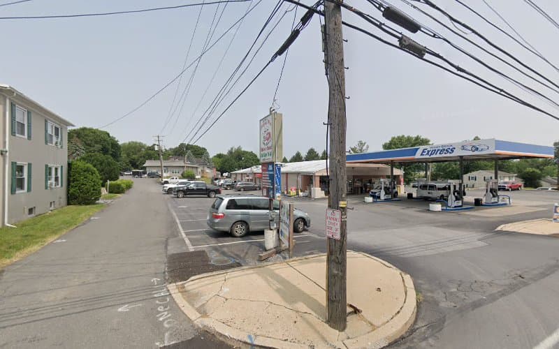 Living Well Chiropractic logo