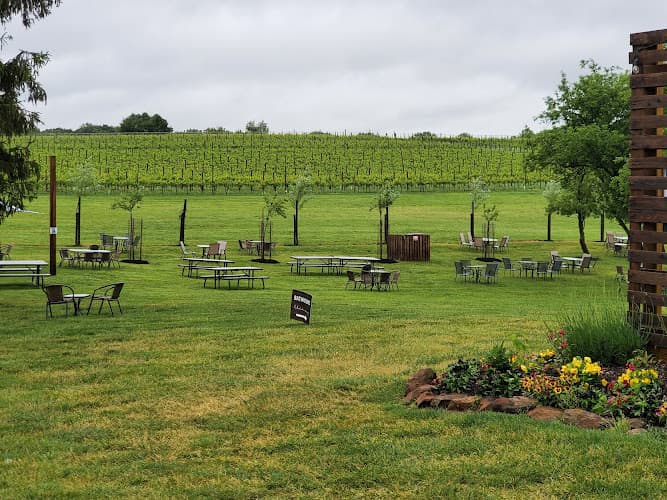 Penns Woods Winery logo